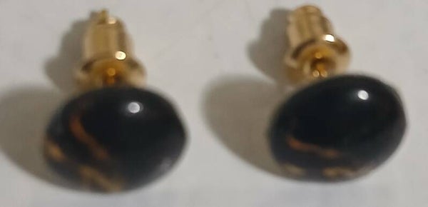 Studs Black Round