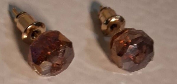 Studs Brown Faceted