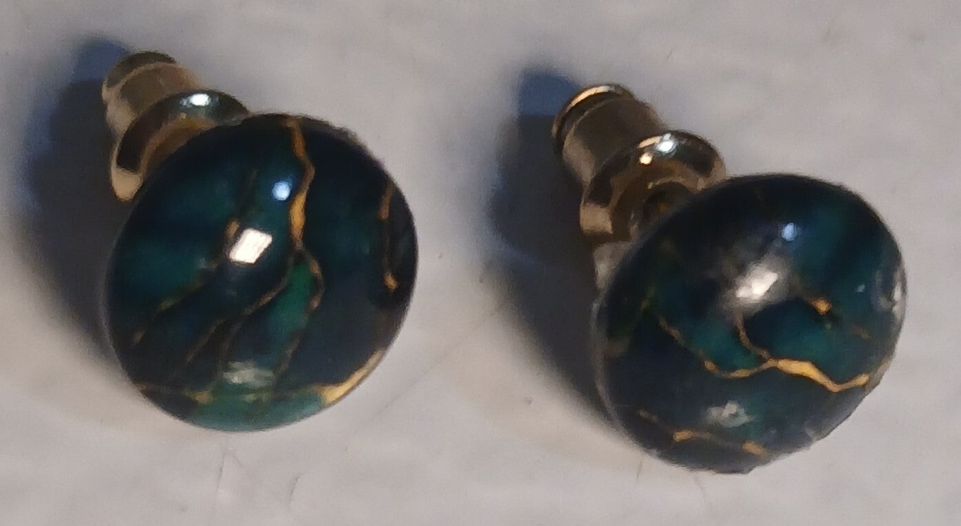 Stud Dark Green Round