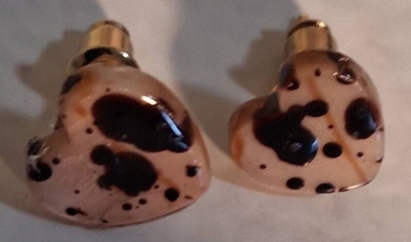 Studs Hearts Shell Dark