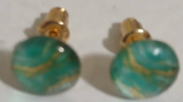 Studs light green round