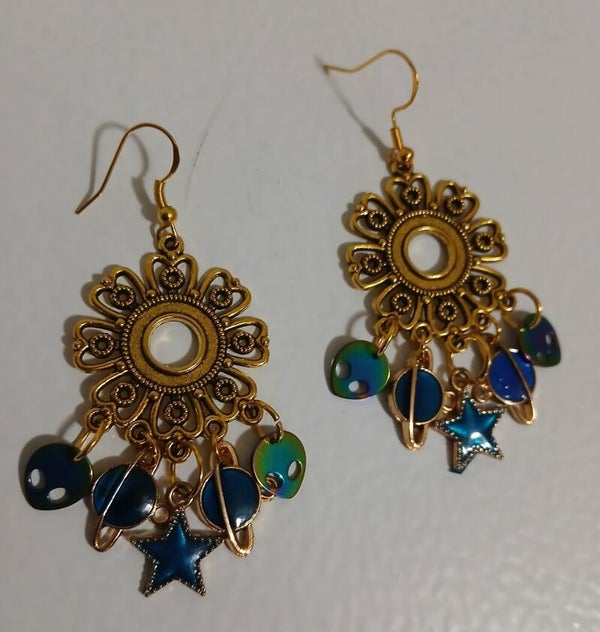 Teardrop Space Alien