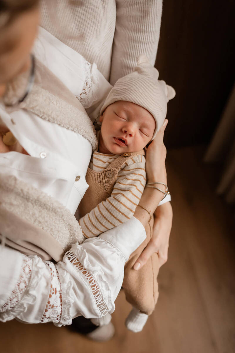 Newbornshoot omgeving Oirschot nodig? Linda Verhoef Fotografie is de fotograaf in regio Oirschot, Eindhoven, Tilburg en omgeving.