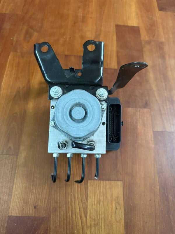 Serviceklappe zum Kraftstoffpumpenzugang TOYOTA AYGO 2018 2/3