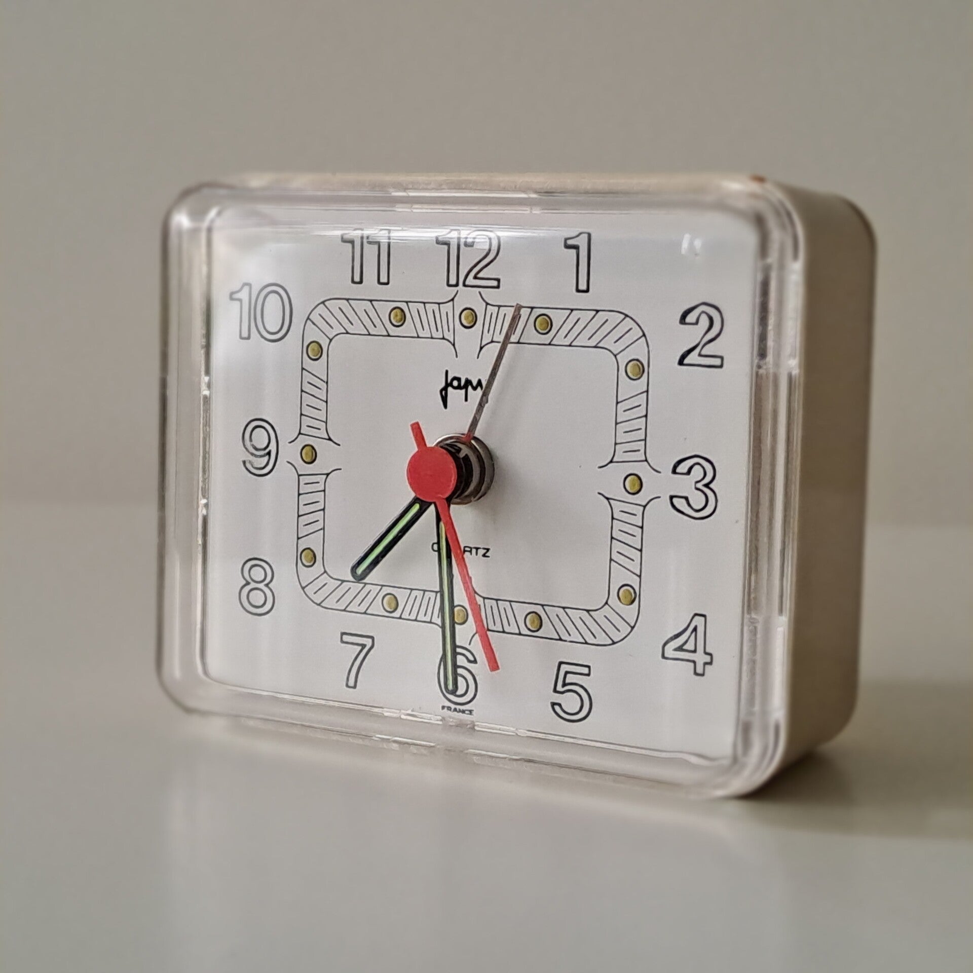 REV502 - Réveil quartz vintage année 70