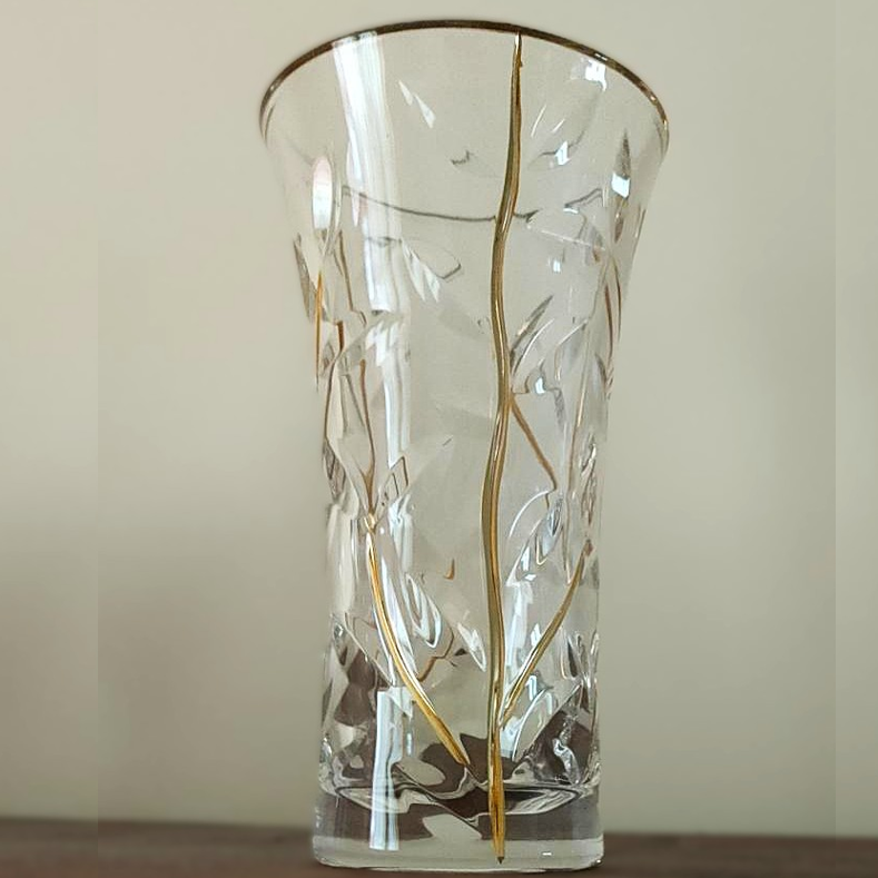 VAS001 - Vase en cristal décor feuille d'or