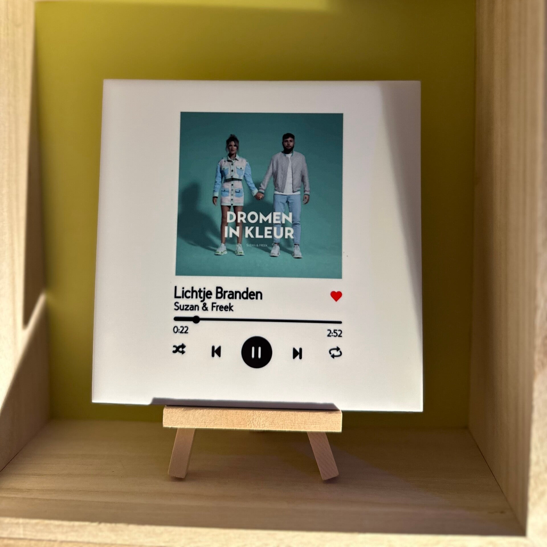 Suzan en Freek - lichtje branden - spotify