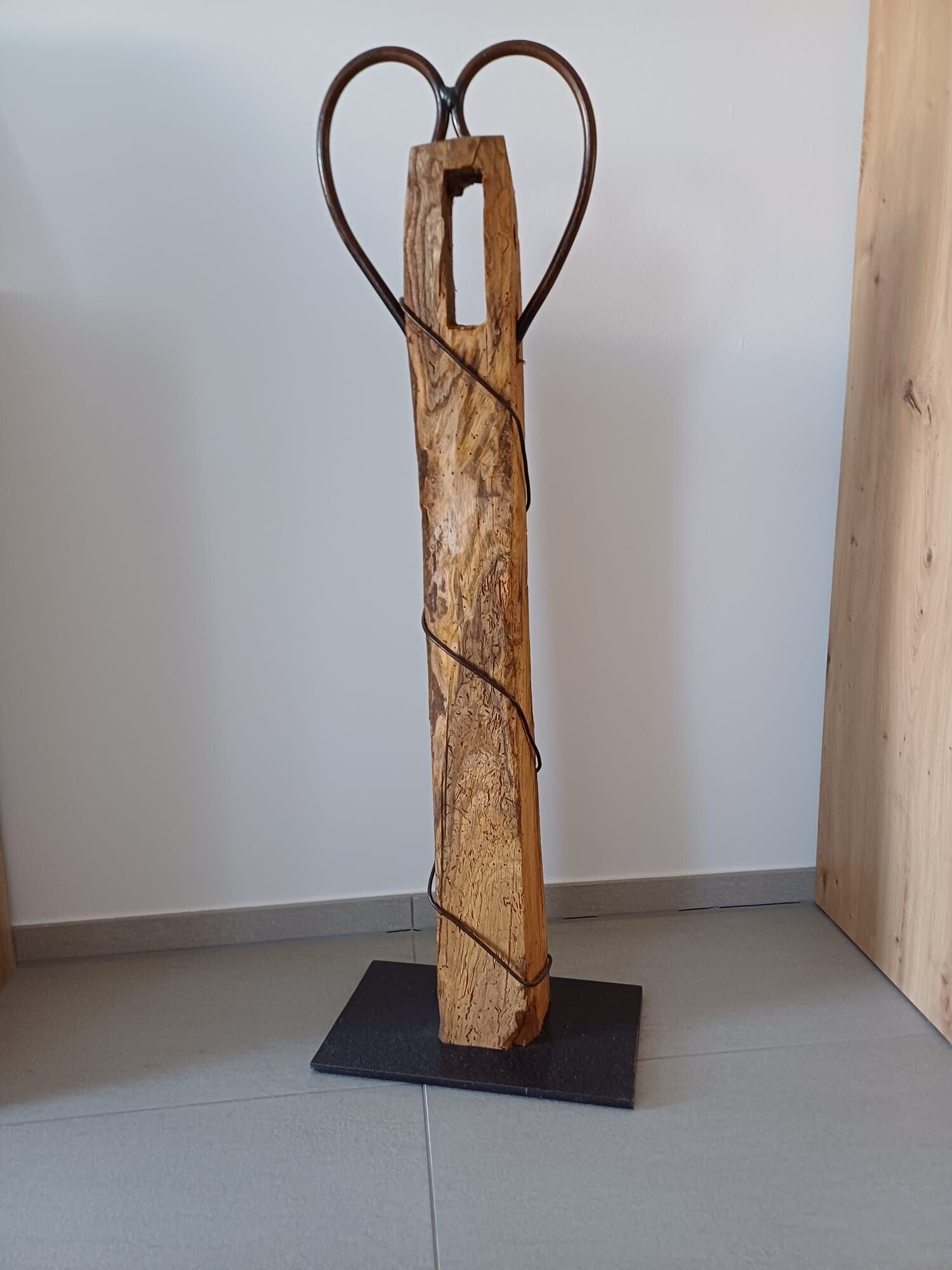 Skulptur "Am Ende siegt die Liebe"