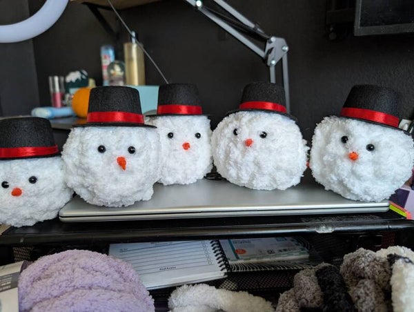 Snowmen heads
