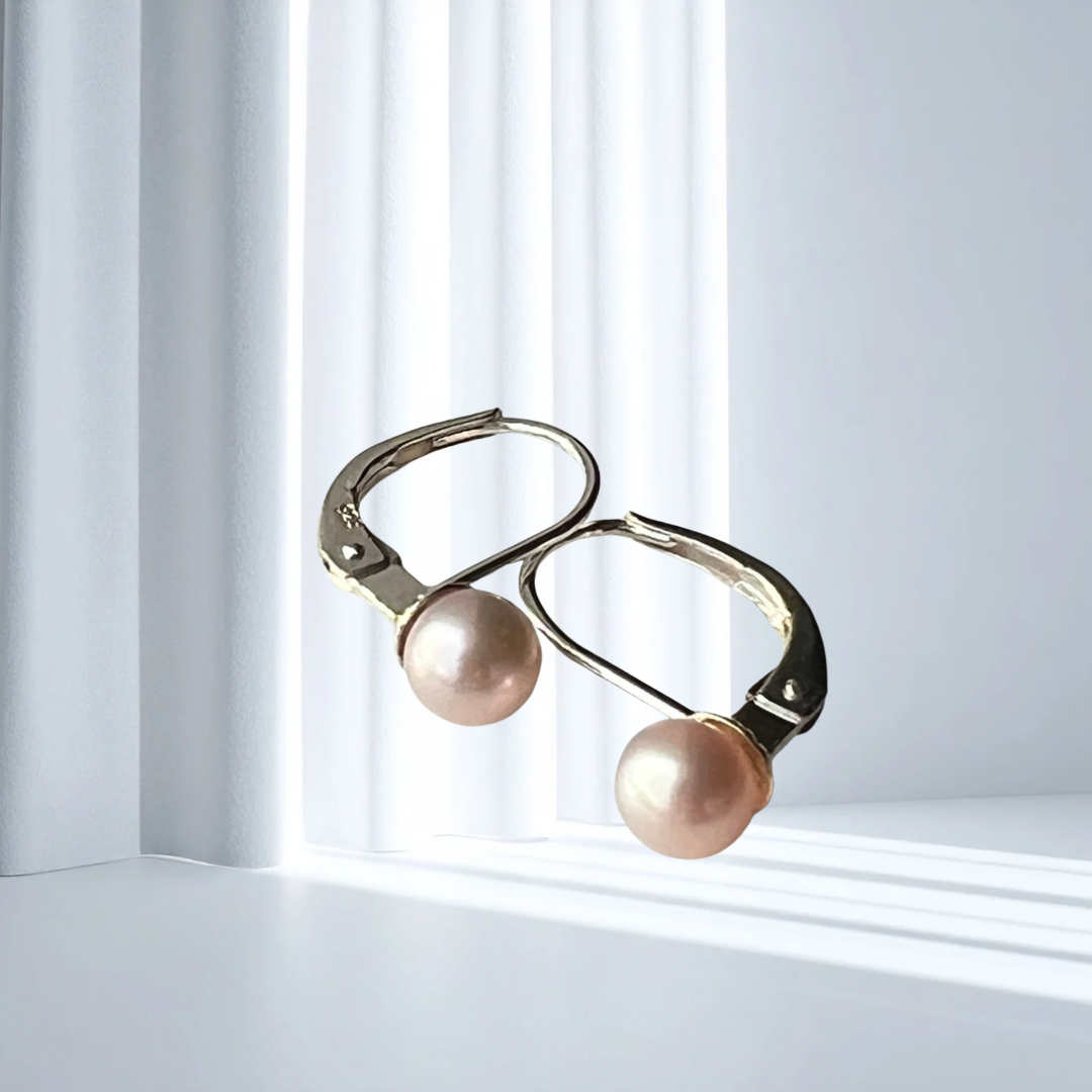 Lavendelkleurige pareloorbellen