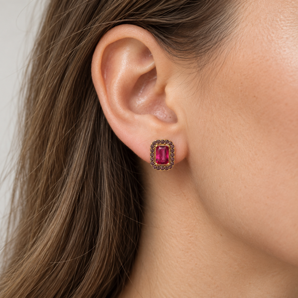 Oorstekers met donkerroze strass