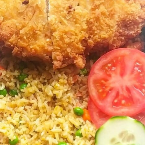 NASI GORENG MET  CRISPY CHIEKEN