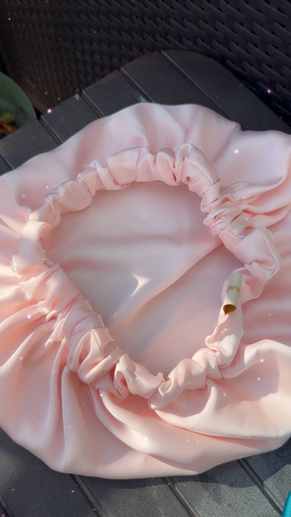 Bonnet satin réversible