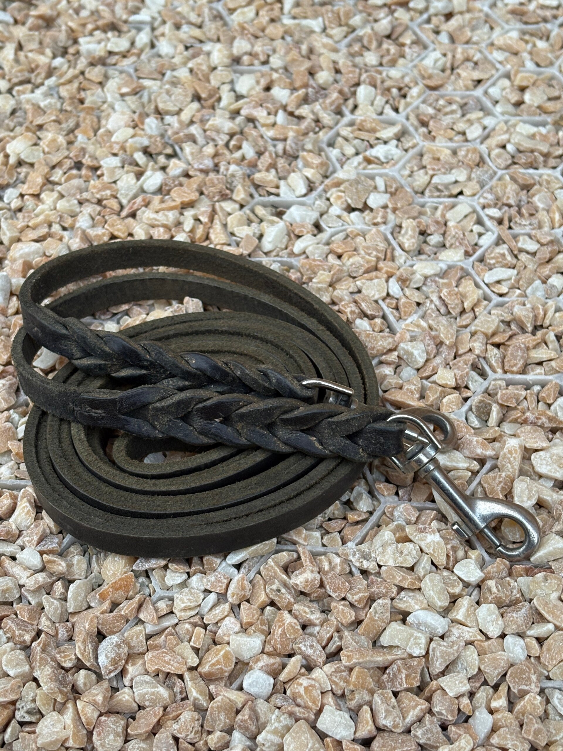 Fettlederzügel schwarz mit Flechtdetails