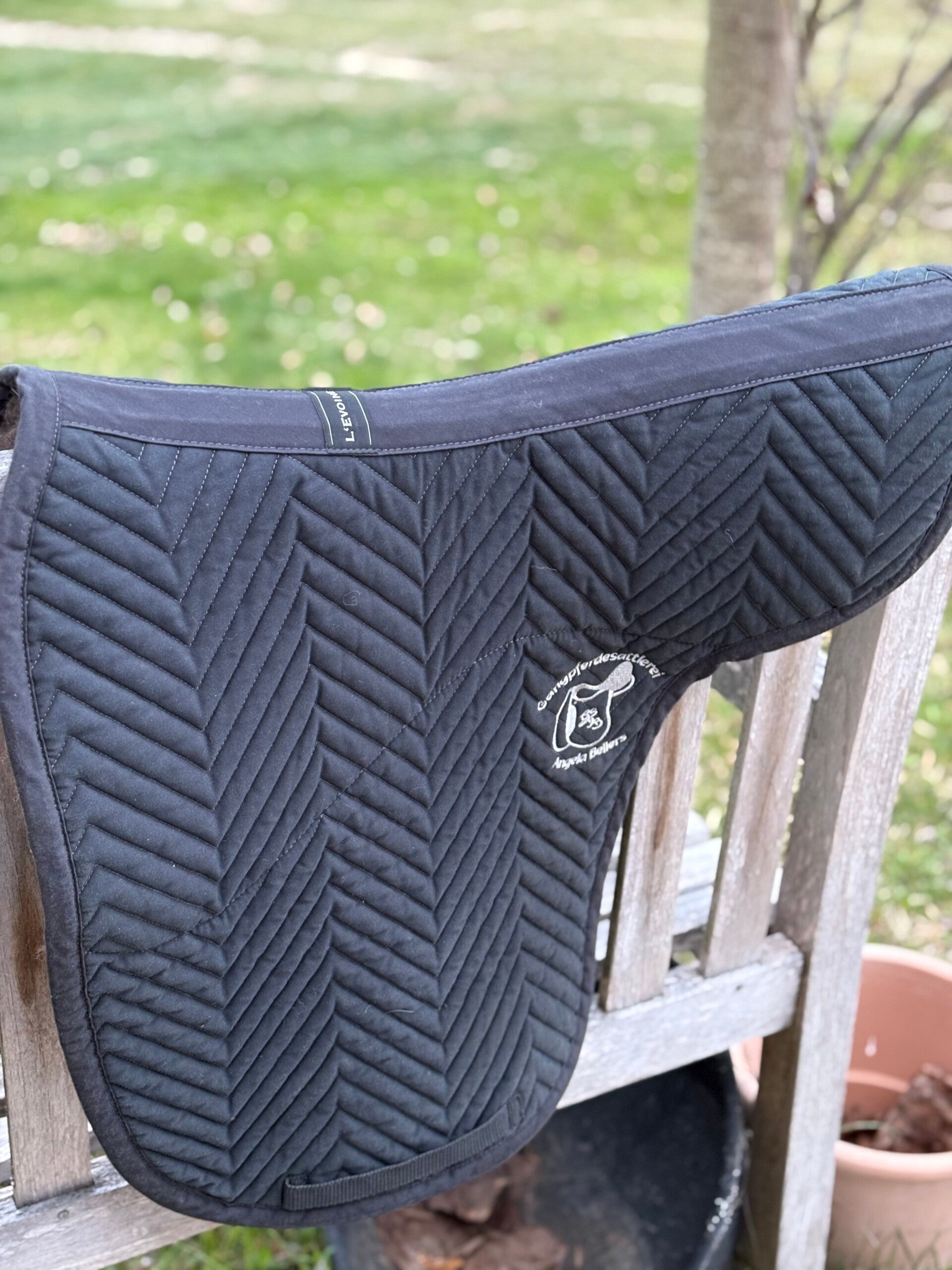 L'Evoine Sattelunterlage Isländer