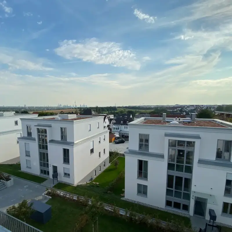 Wohnanlage „Caltebach Living“ in Frankfurt-Kalbach mit 45 Wohneinheiten und Tiefgarage, schlüsselfertig umgesetzt und abgeschlossen.