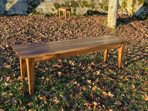 Sitzbank, Holzbank aus dem Holz eines wilden Birnbaums