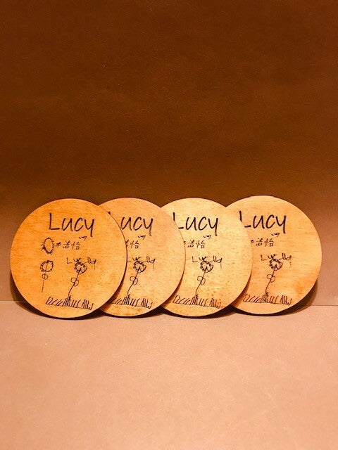 Unieke  onderzetters (4 st) met tekening en naam diverse maten hout