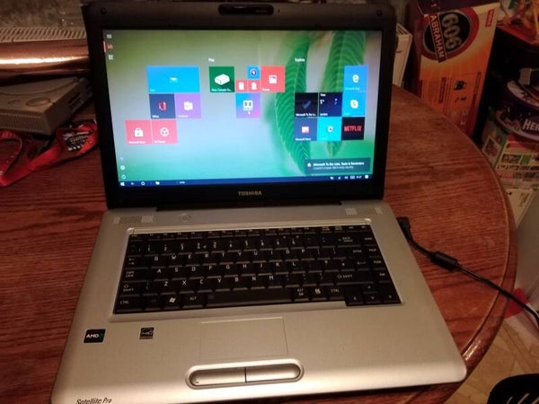 TOSHIBA LAPTOP
