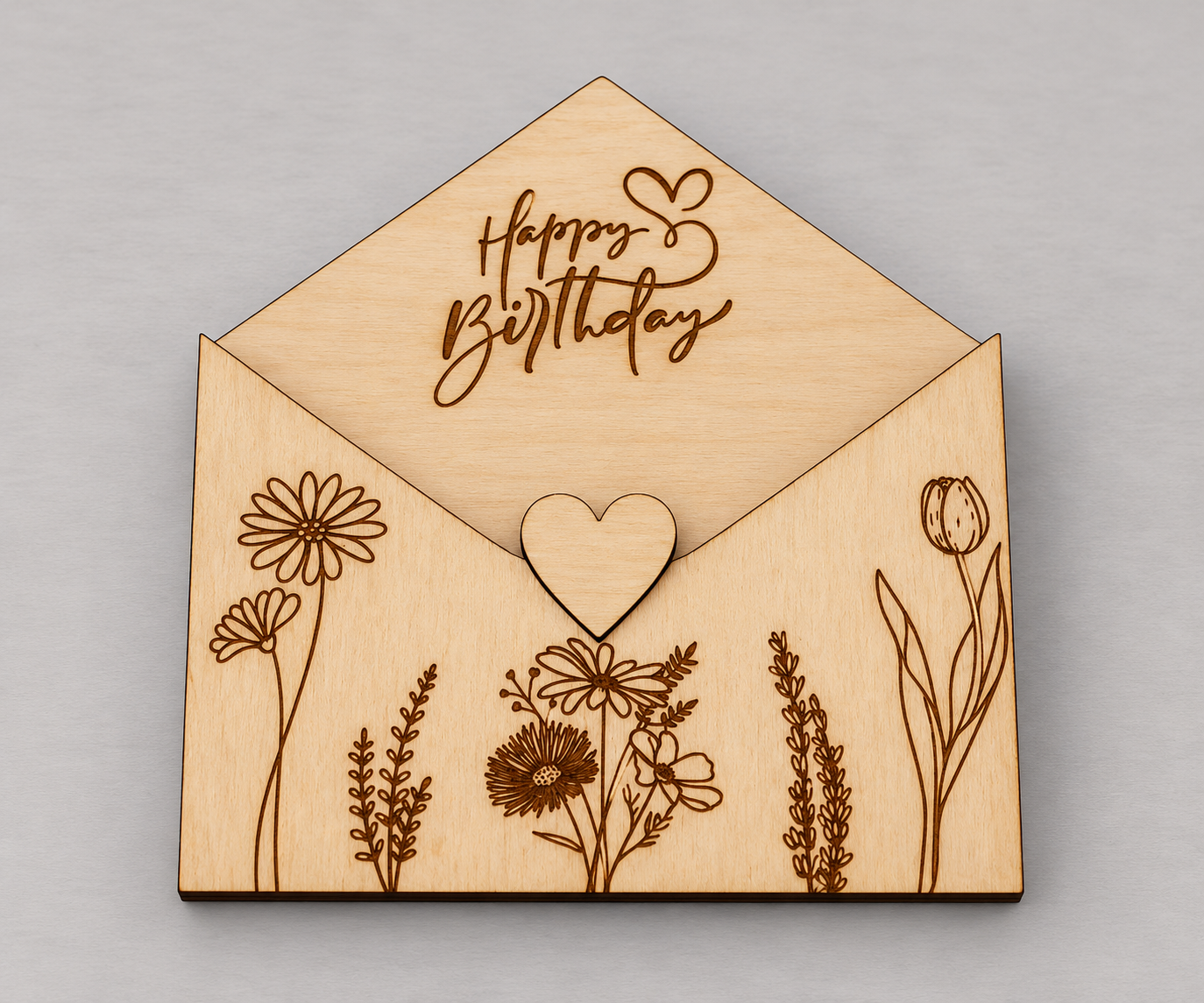 Holzbriefumschlag zum Geburtstag mit Blumenmotiv