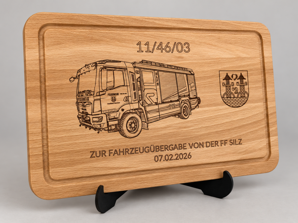Holzbrett mit individueller Gravur für Feuerwehrleute