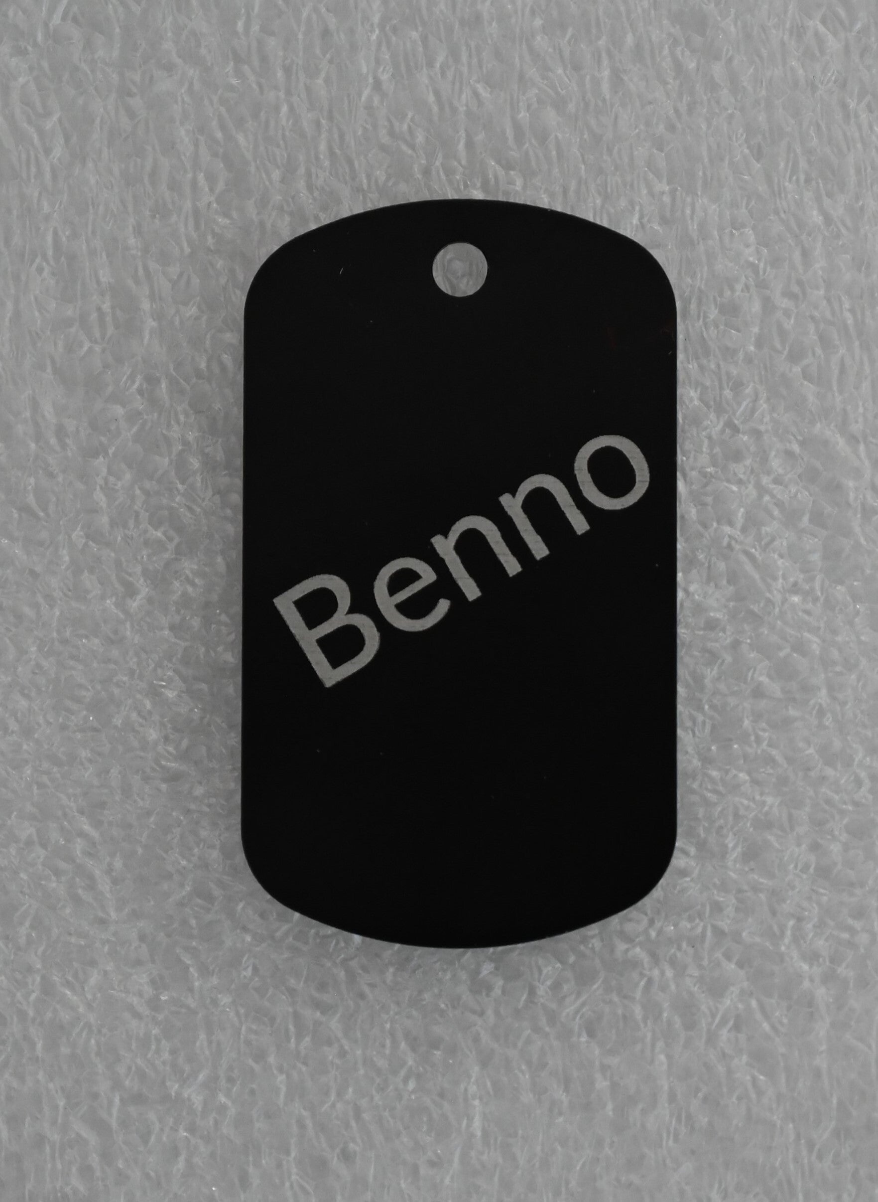 Edelstahlanhänger mit persönlicher Gravur