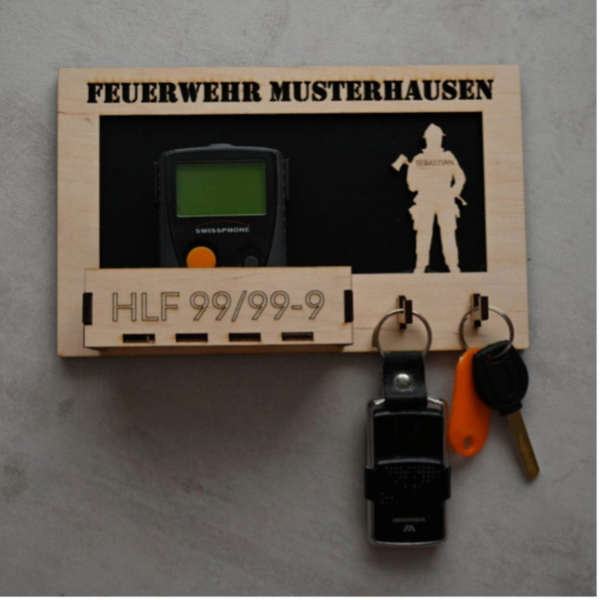 Wandhalterung Funkmeldeempfänger & Schlüssel "Feuerwehr"– personalisierbar