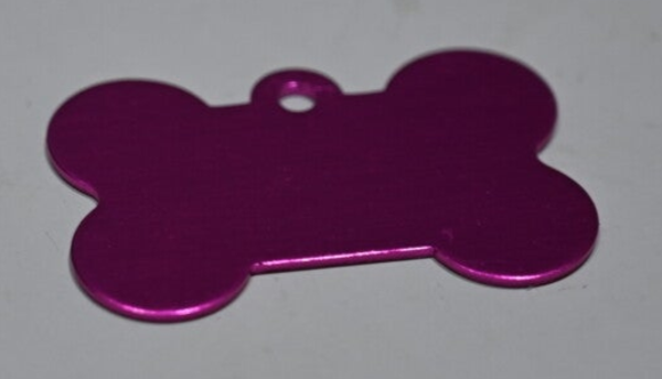 Aluminium Violett Hundemarke Knochen beidseitig mit persönlicher Gravur (Restposten)