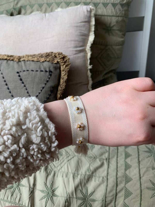 Armband - Stoffen armband met bloemen - gebroken wit