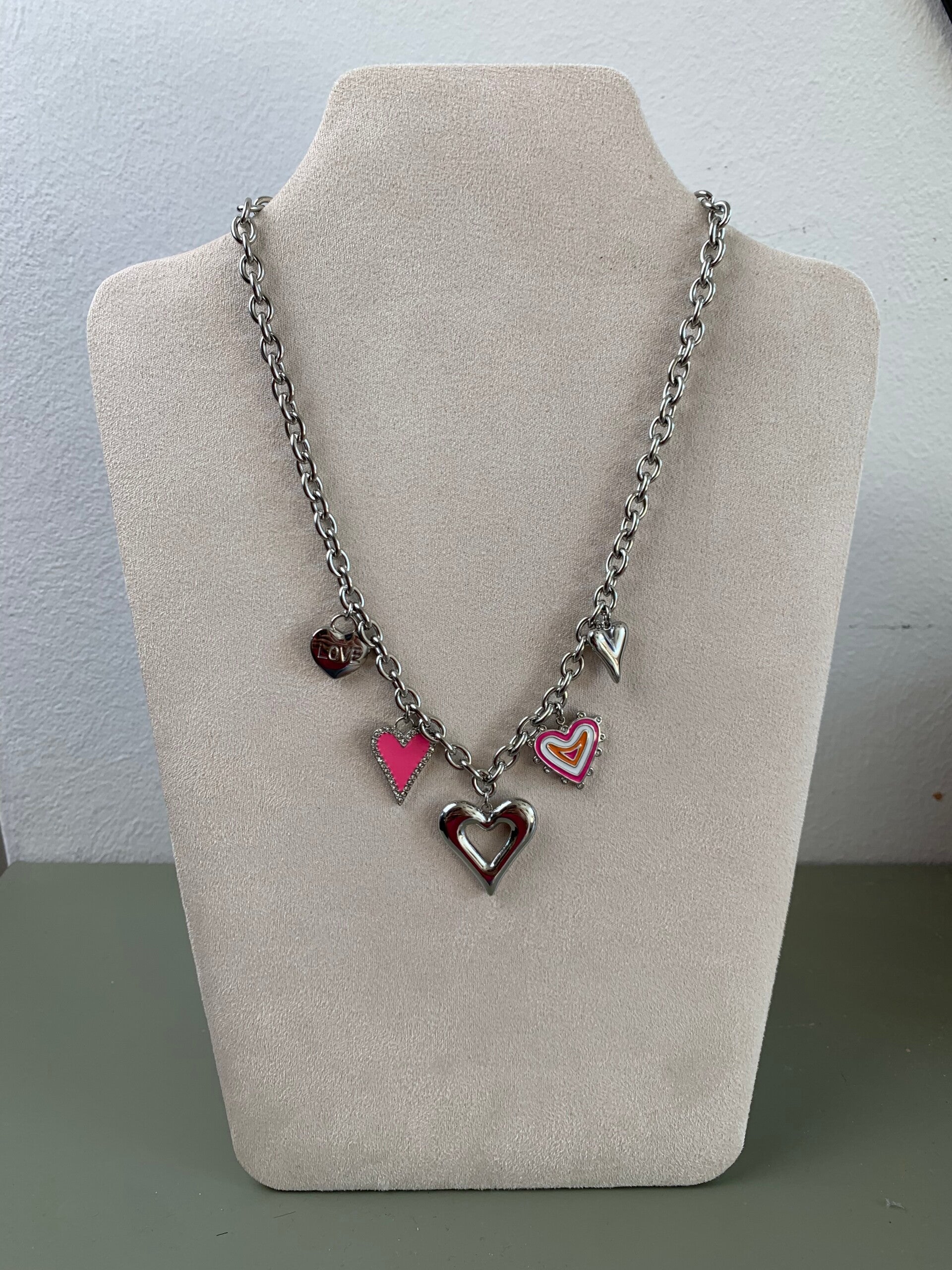 Ketting -  Bedelketting love always wins