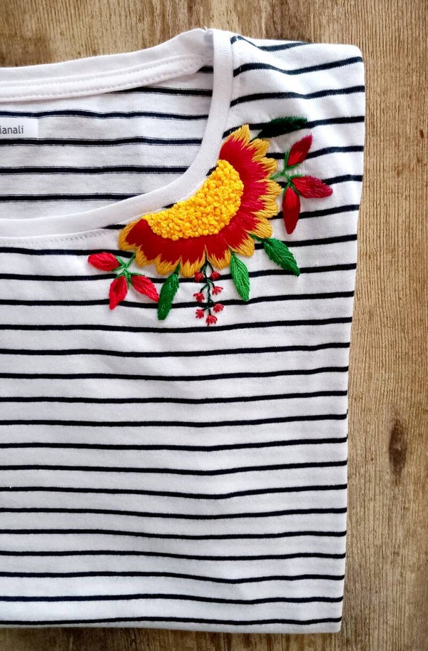 T-shirt ricamo floreale
