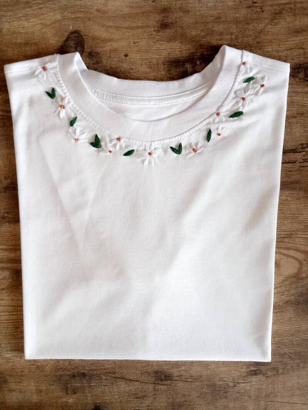 T-shirt girocollo margherite