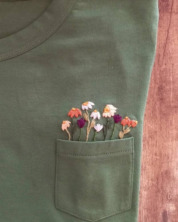 T-shirt taschino e fiorellini