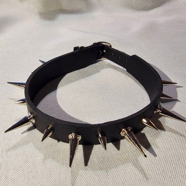 Collier à piques