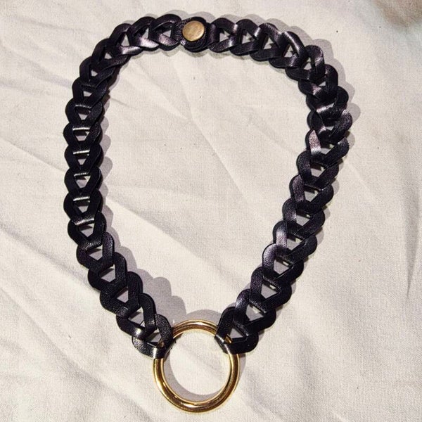 Chaine de cuir de petites mailles
