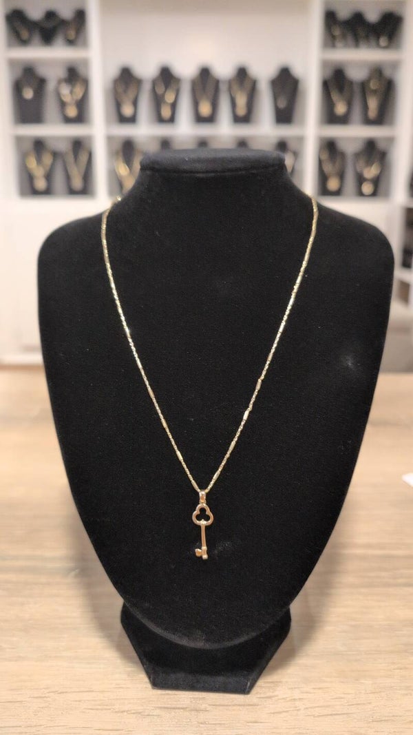 CADENA FINA CON DIJE DE LLAVE 14K