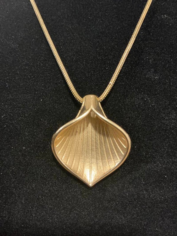 CADENA 14K FRANCO CON DIJE DE CONCHA 14K