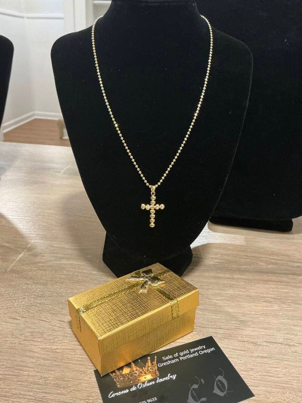 COLLAR DE BOLA CON CRUZ DE BOLA