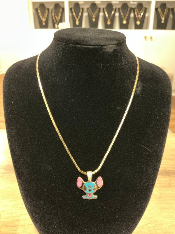 CADENA SÓLIDA CON DIJE DE ESTITCH SOLIDO