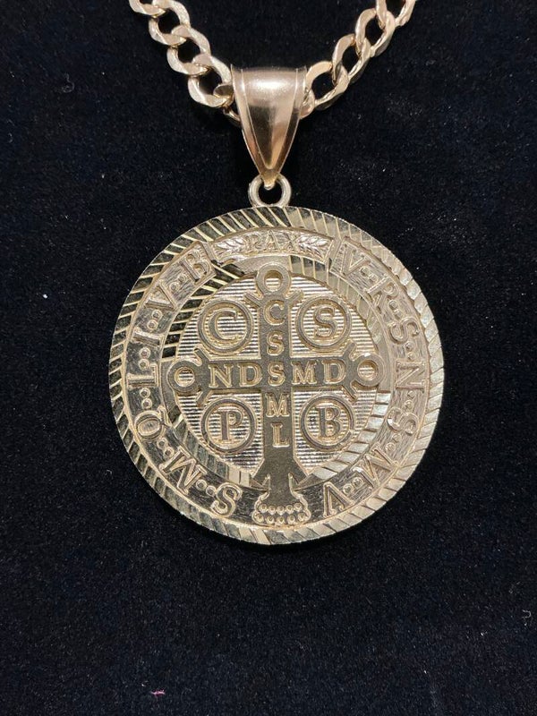 CADENA CUBANA CON MEDALLA