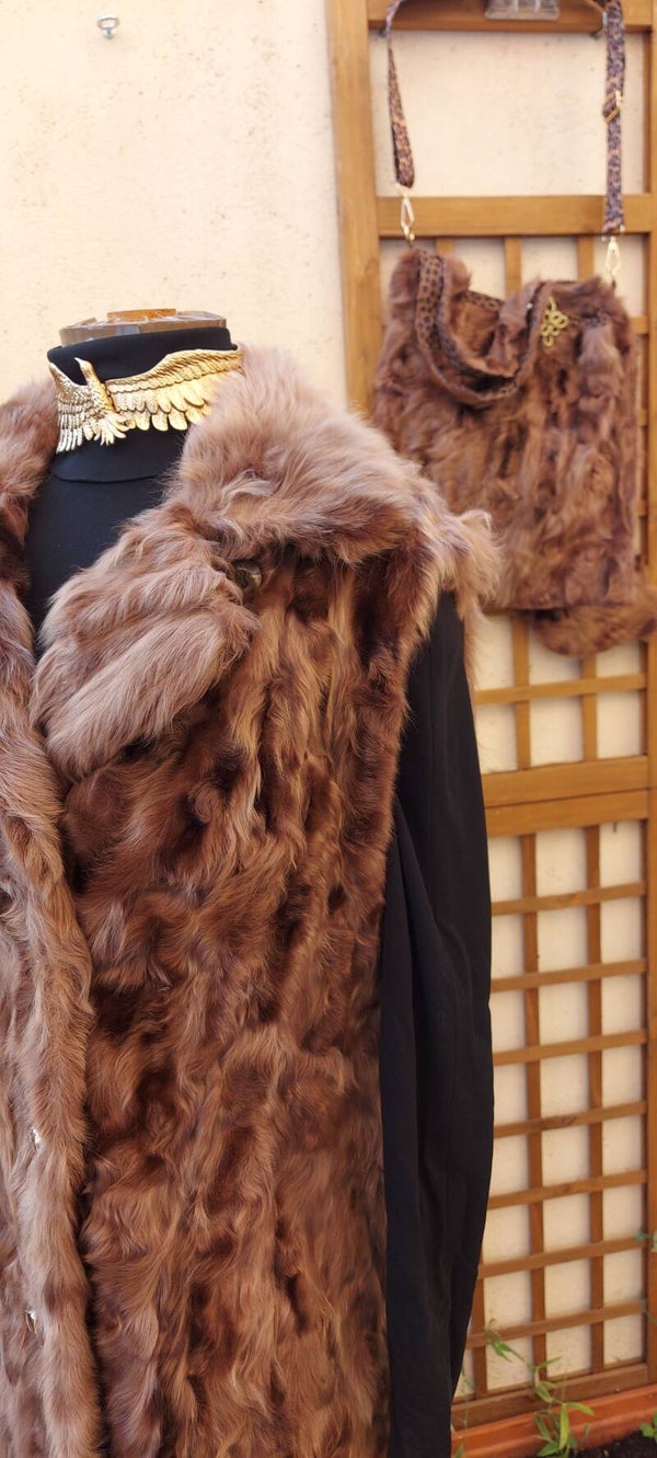 FOURRURE veritable authentique chevreau angora roux veste longue sans manches et sac assorti new vintage luxe refashion