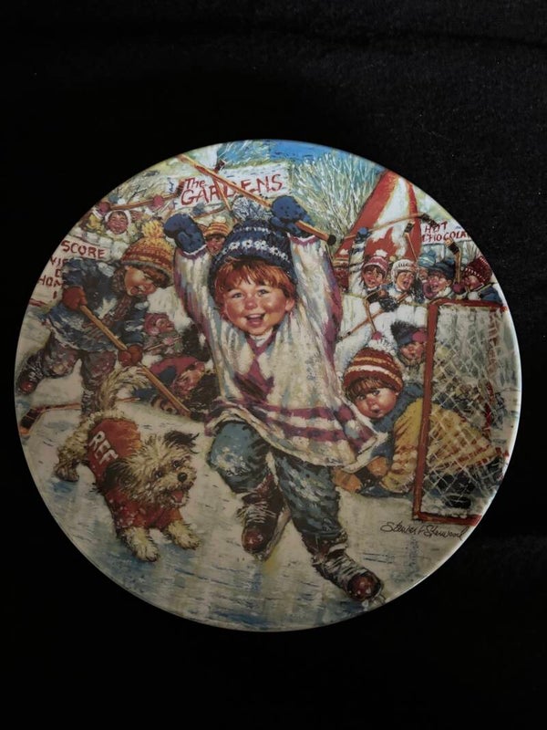 Collectors Plate: Past The Goalie
