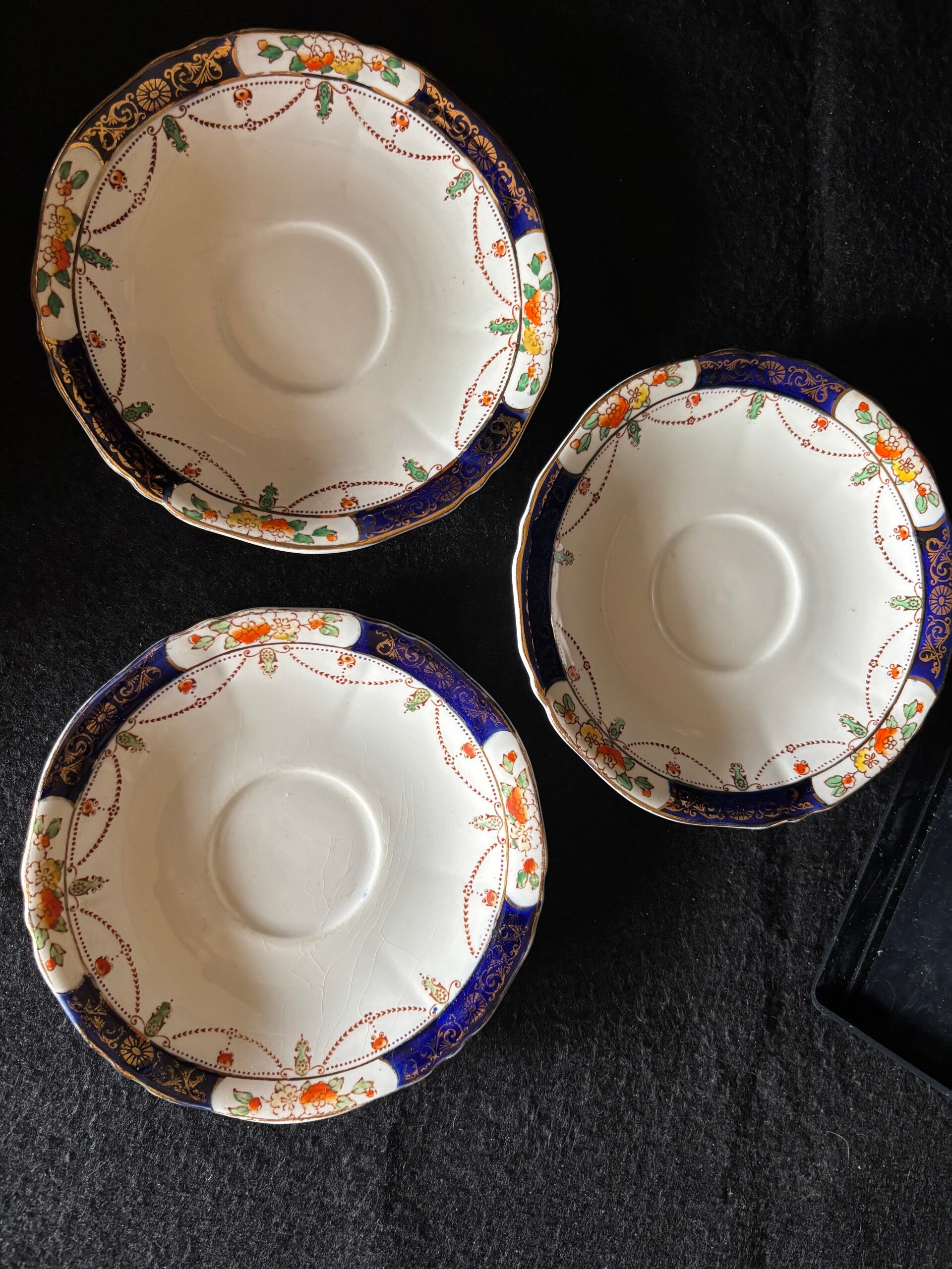 3 Saucers