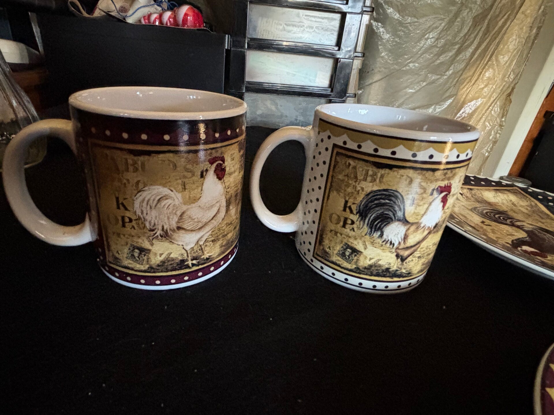 Rooster plates with 2Cups