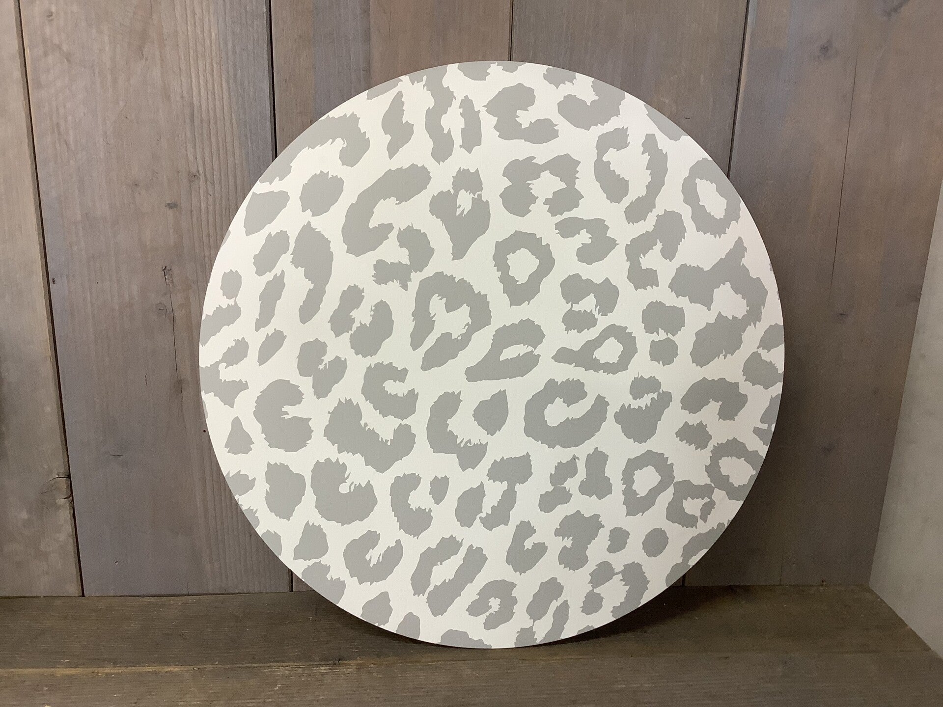 Muurcirkel panter grijs