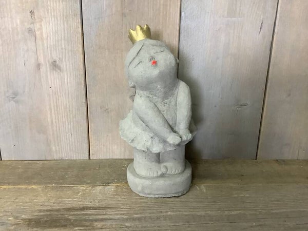 Betonnen ballerina staand