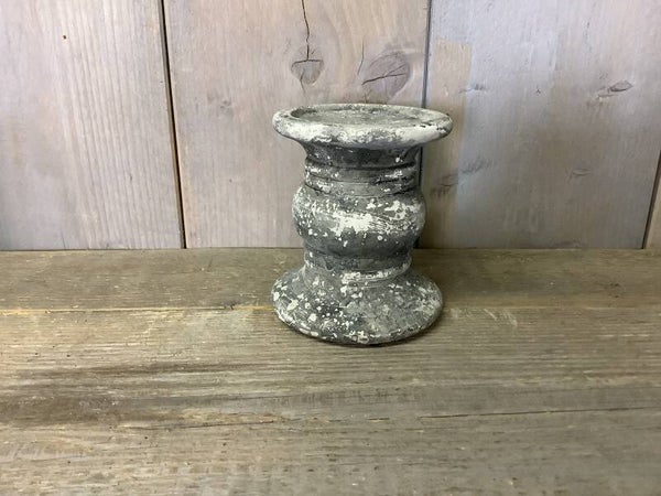 Stenen kandelaar grijs