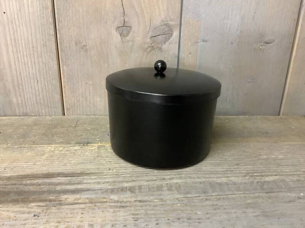Ijzeren bakje met deksel zwart