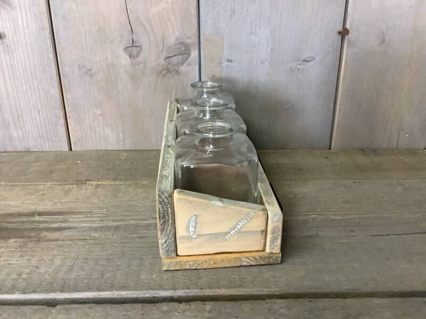 Houten bakje met 3 vaasjes