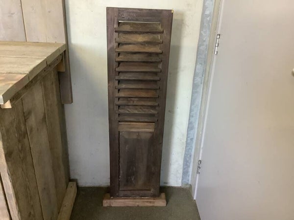 Houten luik op voet
